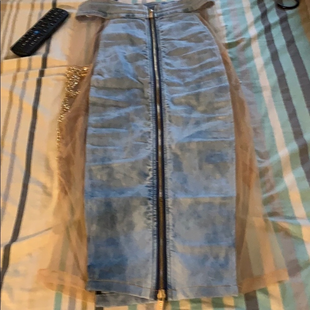 Suit - Picture 7 of 8